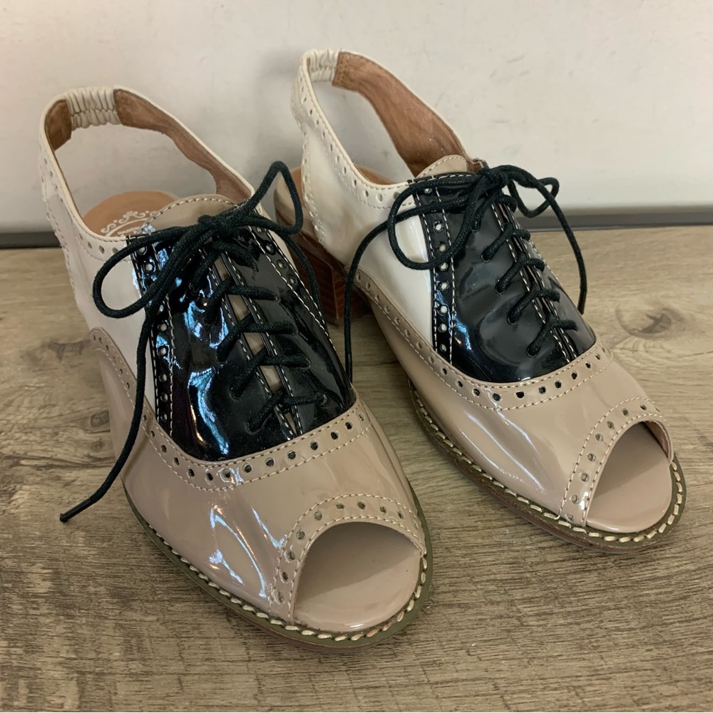 💫$ALE!Jeffrey Campbell Black and Beige Heels